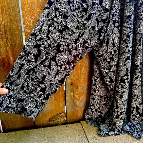 ROAMANS Women’s Black White Paisley Kimono Lightweight Cardigan Size 4X 34-36 - Picture 4 of 9